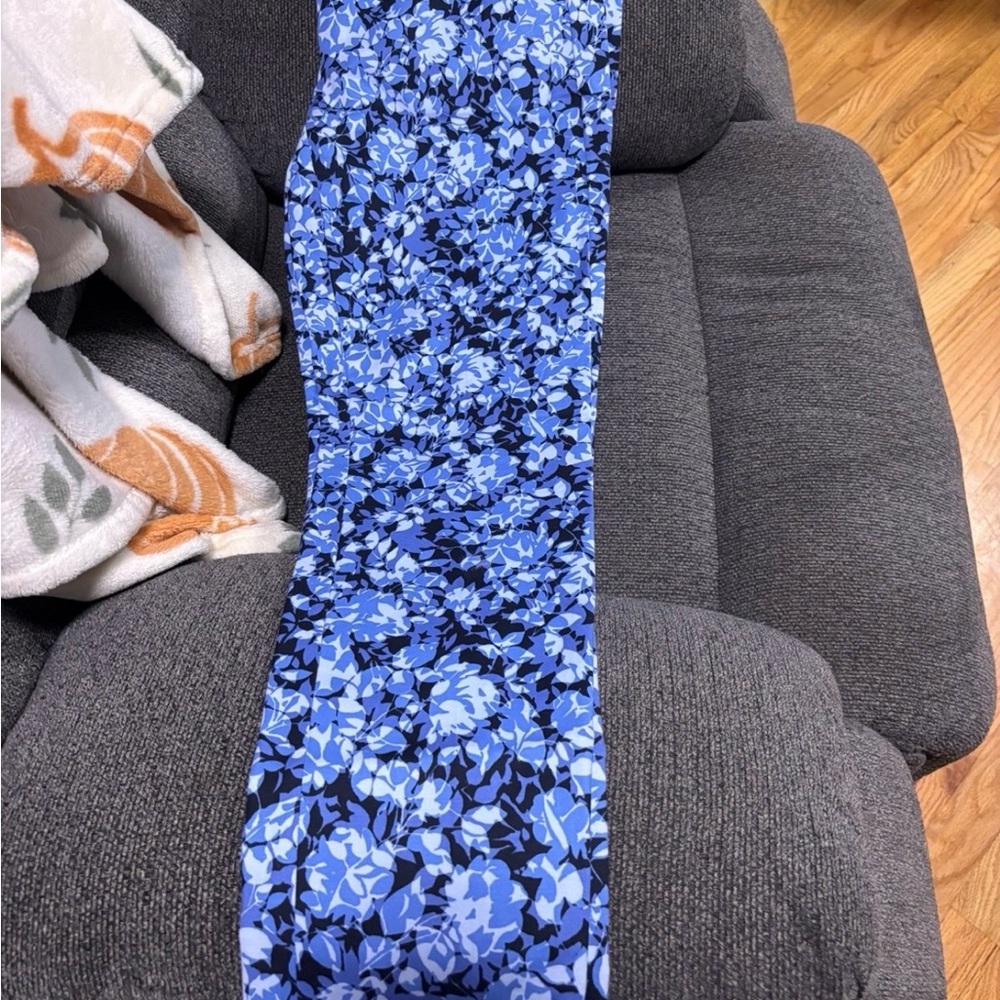 Michael Kors Blue Floral Cropped Pants